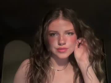 girl
        fairyyy653 cam image #232122