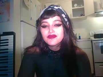 couple
        dahliadeathslut cam image #178225