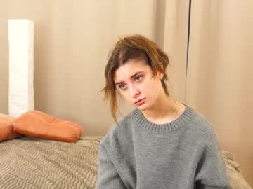 girl
        felicebattersby cam image #213312
