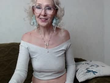 girl
        agatha_moore_ cam image #228991