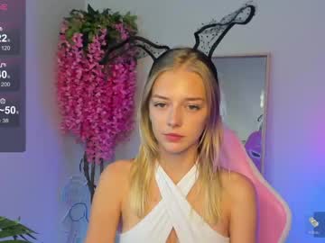 girl
        lolasmallbunny cam image #201362