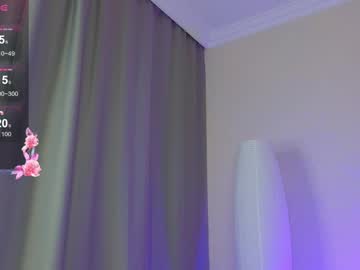 girl
        oskelly cam image #233368