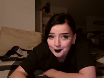 girl
        freyafiree cam image #91724