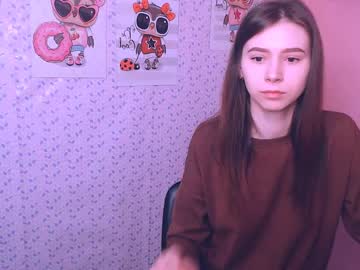 girl
        emilydass_ cam image #149771