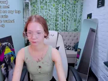 girl
        ataraksia_coy cam image #227190