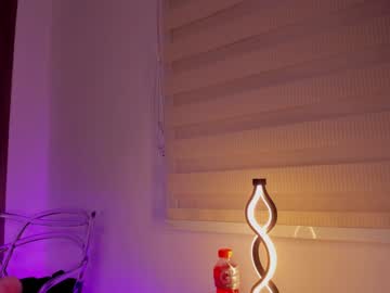 girl
        violetta_swift_ cam image #184428