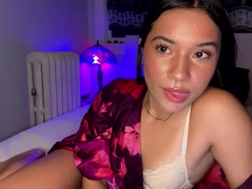 girl
        vanessabb38 cam image #253811