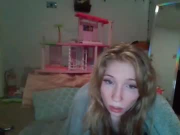 girl
        sm0keprincesspeach cam image #221250