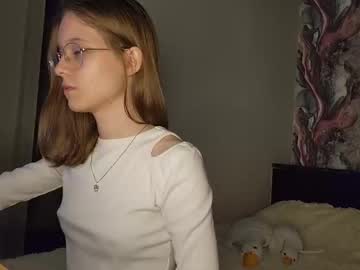 girl
        lowress cam image #241423