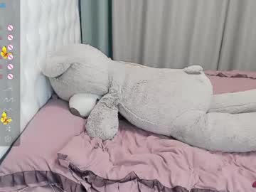 girl
        arylia_3 cam image #173612