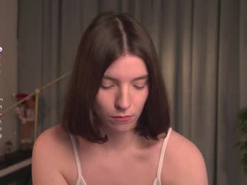 girl
        petal_of_passion cam image #226417