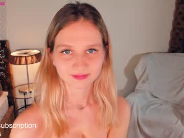 girl
        gwendolyngallant cam image #157942