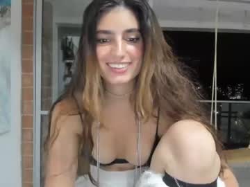 girl
        hollyshit_ cam image #30346