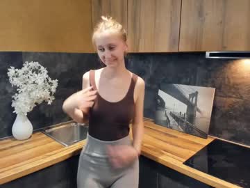 girl
        shelleyfitt cam image #217961