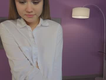 girl
        alisia_spinnet cam image #131030