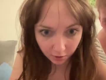 couple
        weirdocouple cam image #171270