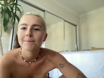 girl
        baldbaddiex cam image #83314