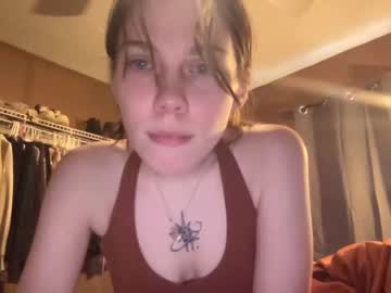 girl
        lauralove787 cam image #72443
