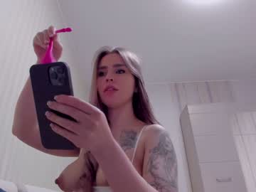 girl
        aminaswan_ cam image #12777