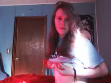 girl
        lil_bears cam image #41655