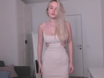 girl
        annieskiss cam image #204308