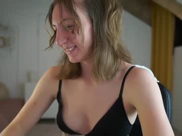girl
        samantha_saint_18 cam image #144644