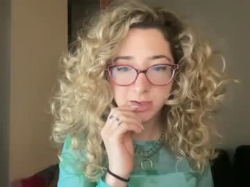 girl
        themissstevie cam image #86603