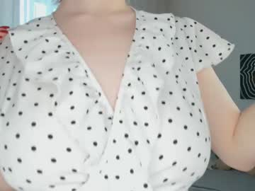 girl
        sarah_cutie_uwu cam image #78609
