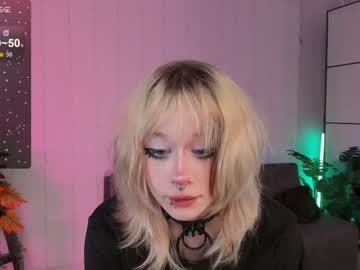 girl
        lollyshy__ cam image #162225
