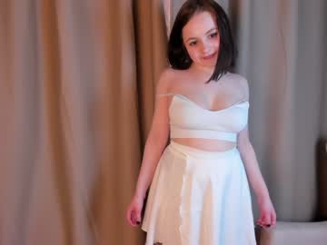 girl
        small_sheryl cam image #168215