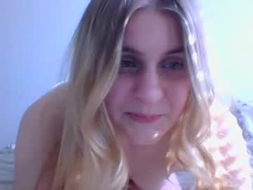 girl
        avathompson cam image #74628