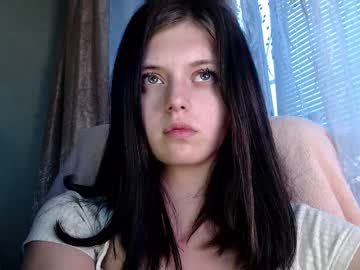 girl
        witch__ cam image #2130