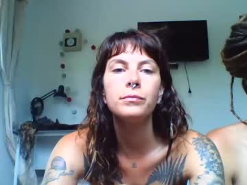 girl
        pixiecatfairy cam image #250047