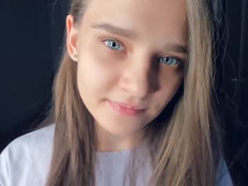 girl
        sunshy_girl cam image #77245
