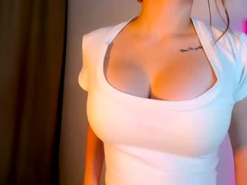 girl
        helta__skelta cam image #202122