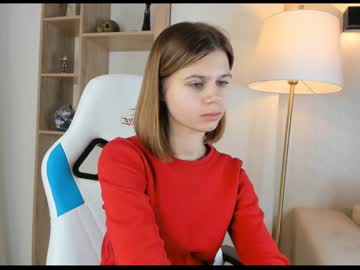 girl
        fontyfall cam image #128653