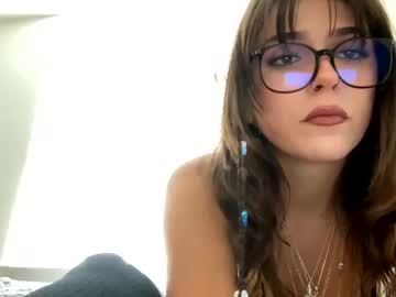 girl
        frenchy_vivi cam image #185176