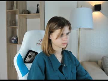 girl
        fontyfall cam image #128848