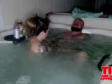 couple
        2freakycouple24 cam image #72963