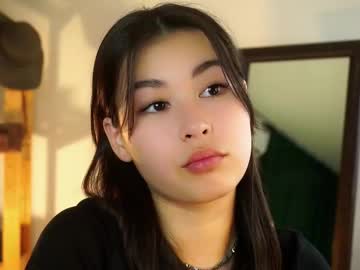 girl
        _kim_su_hen_ cam image #205569