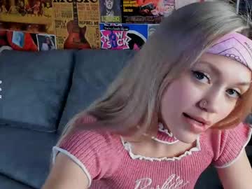 girl
        cutiebootiee cam image #252818