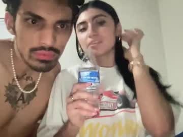 couple
        dreamworld420 cam image #226158
