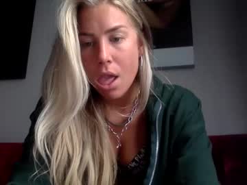 girl
        scarlettwestbrook cam image #97580