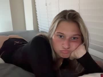 girl
        lucydepp cam image #159422