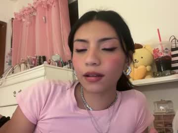 girl
        purpl3h4z3 cam image #215576