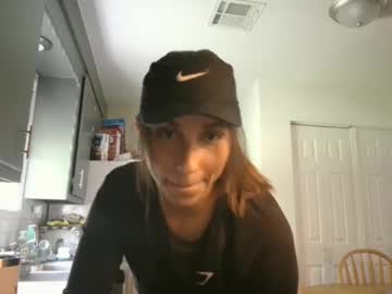 girl
        bgsubmgrl cam image #172469