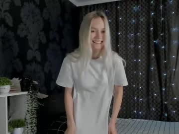 girl
        reynapain cam image #127774