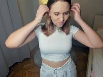 girl
        next_to_you_ cam image #130390