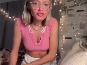 girl
        barelylegalxoo cam image #253563