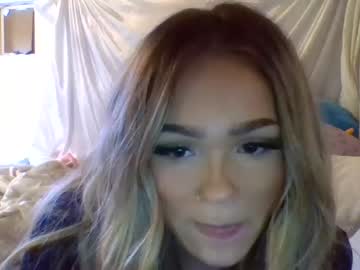 girl
        ari_02 cam image #101162